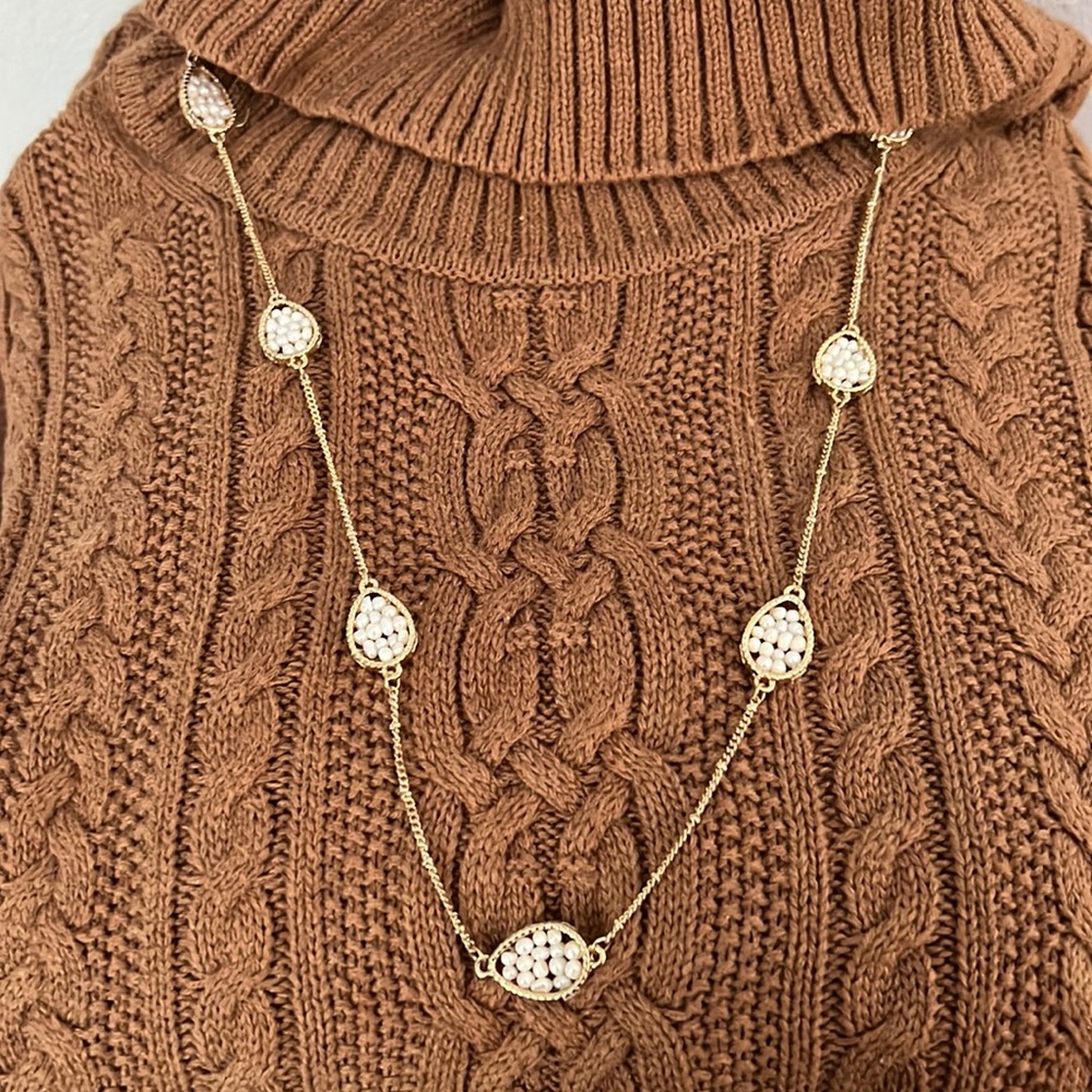 Gold and Pearl teardrops necklace
